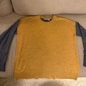Icebreaker Women’s Gold and Gray Crewneck Sweater